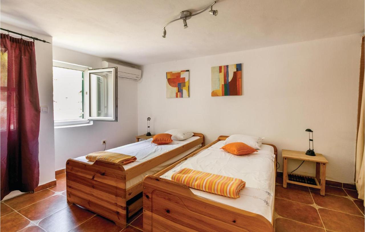 Lovely Home In Kotor With Wifi Buitenkant foto